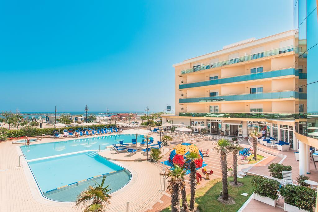 Hotel Valverde & Residenza チェゼナーティコ エクステリア 写真