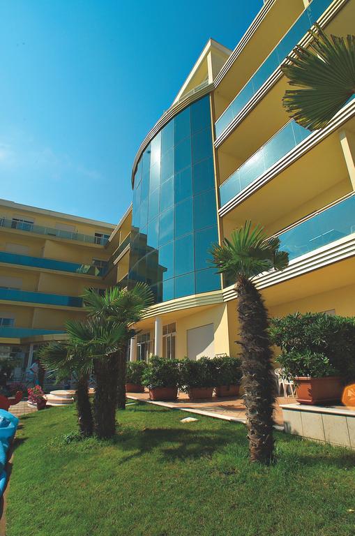 Hotel Valverde & Residenza チェゼナーティコ エクステリア 写真