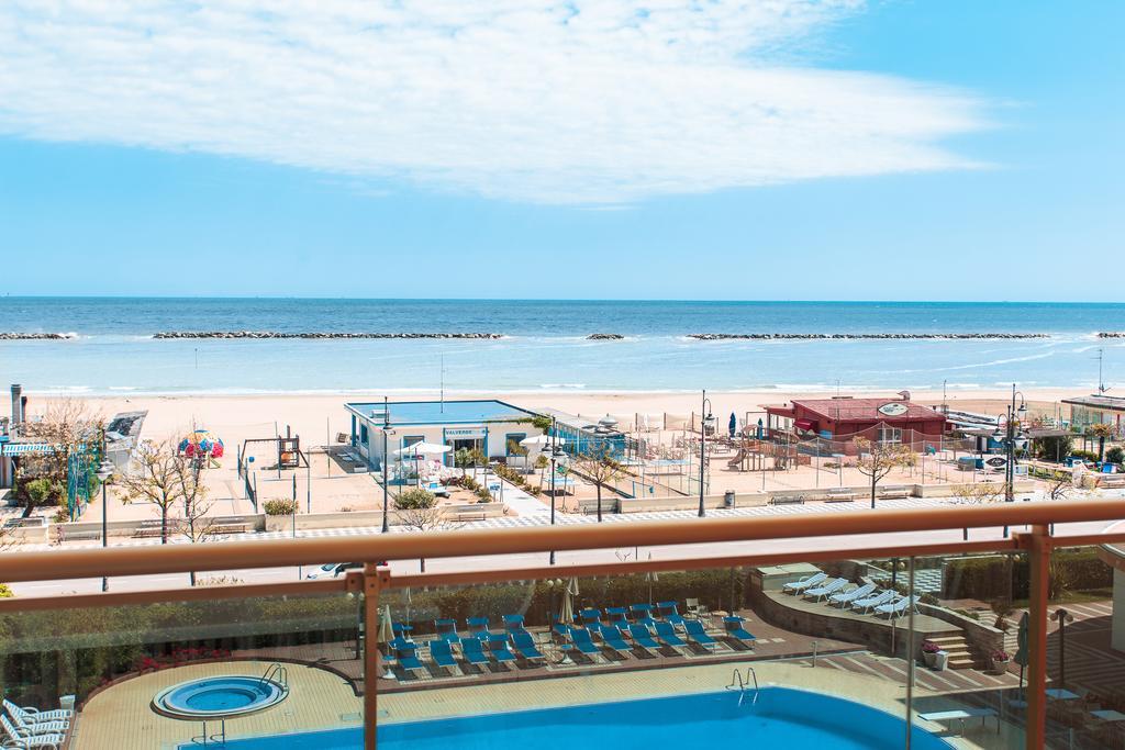 Hotel Valverde & Residenza チェゼナーティコ エクステリア 写真