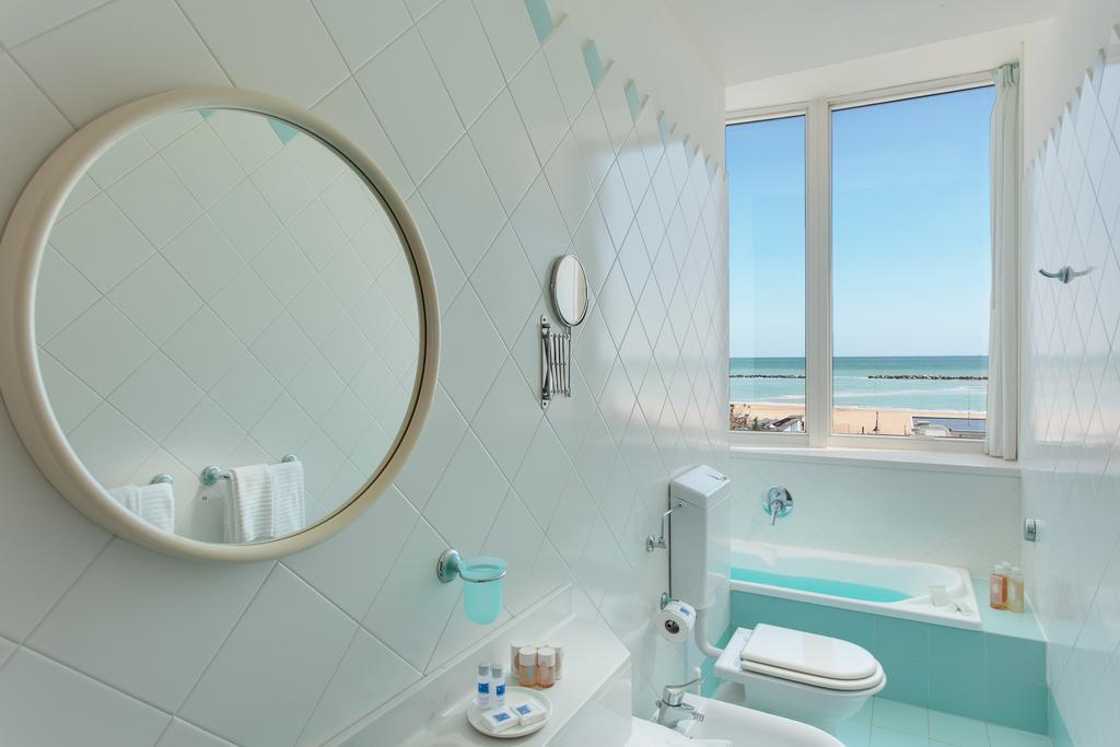 Hotel Valverde & Residenza チェゼナーティコ エクステリア 写真