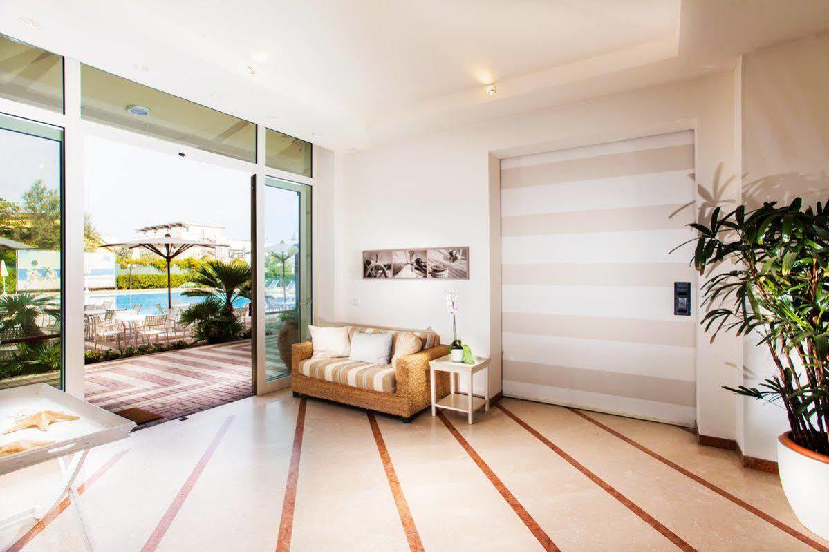 Hotel Valverde & Residenza チェゼナーティコ エクステリア 写真
