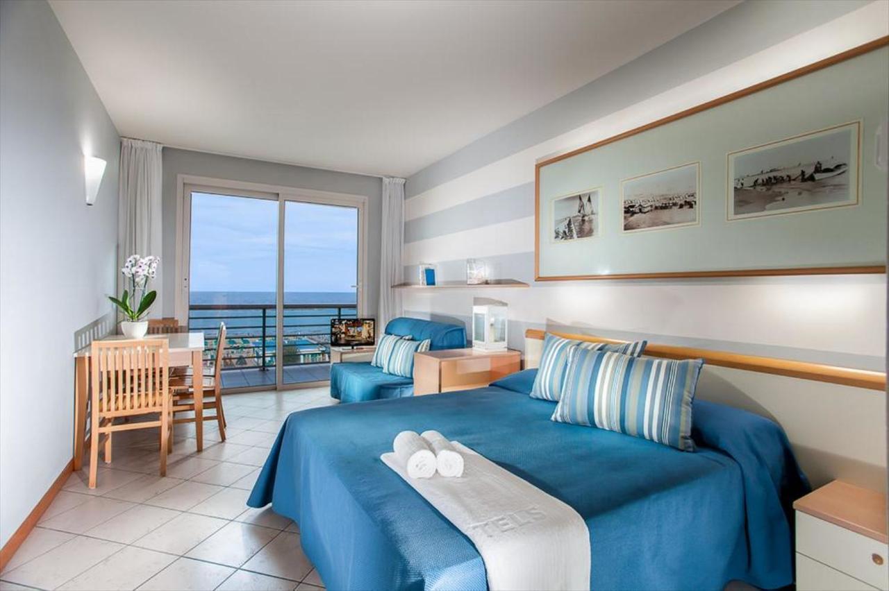 Hotel Valverde & Residenza チェゼナーティコ エクステリア 写真